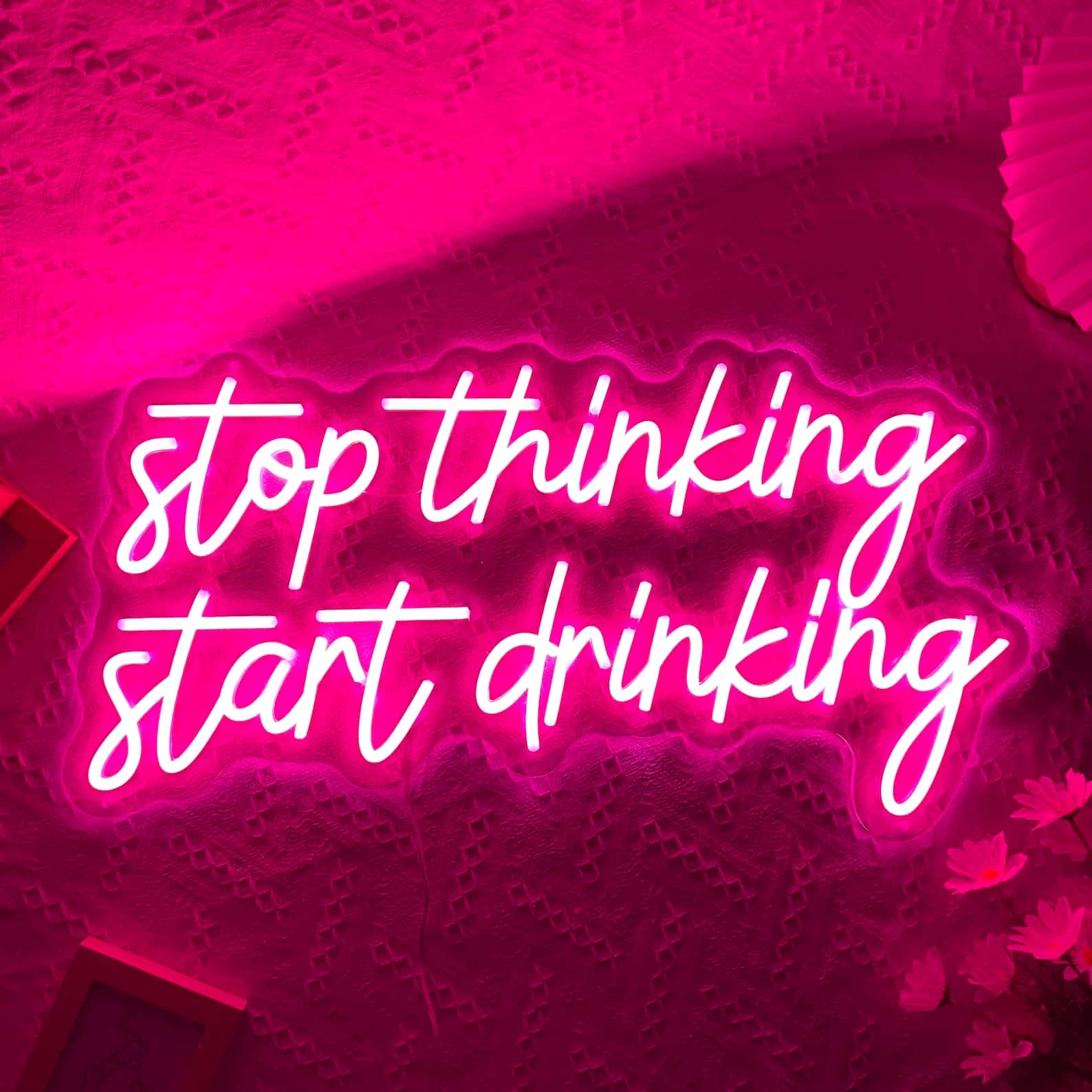 Néon Vibes - Stop overthinking, start sipping