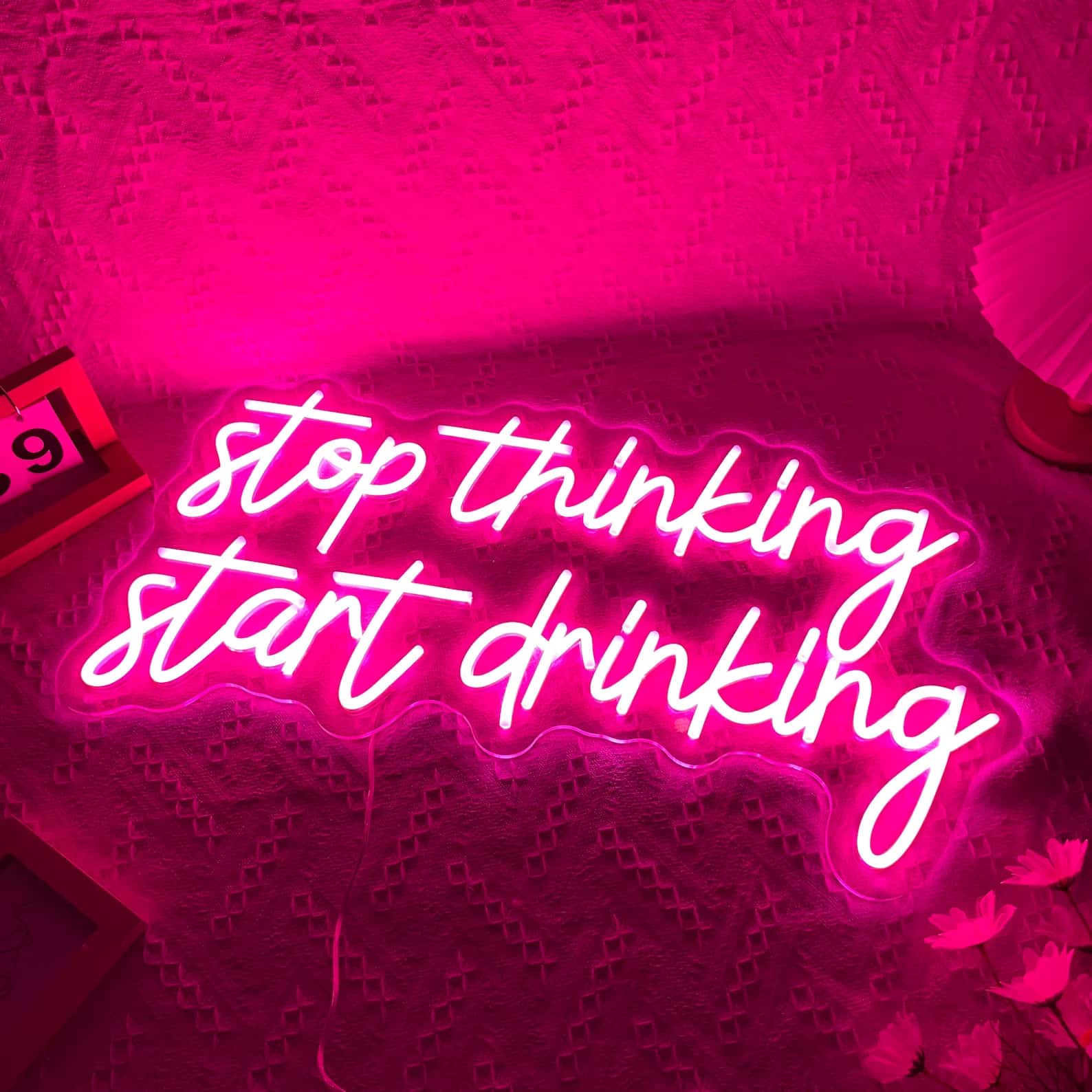 Néon Vibes - Stop overthinking, start sipping