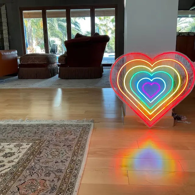 Néon LED Coeur Éclatant Arc-en-ciel